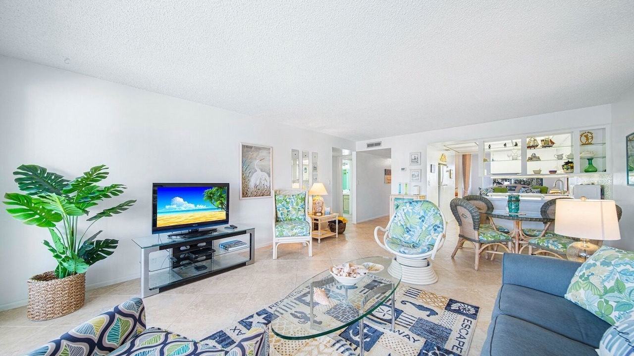 Photo of Livingroom in Beachview Country Club Estates
