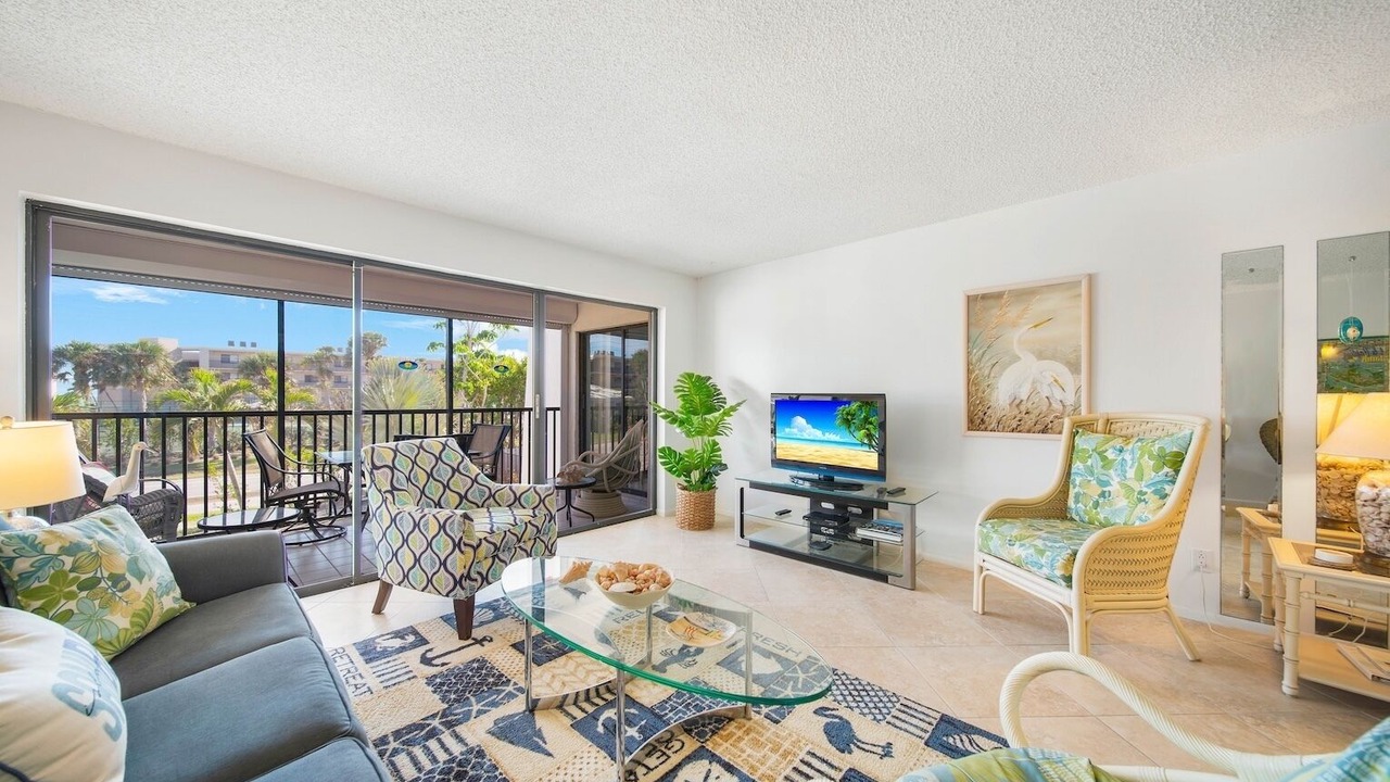 Photo of Livingroom in Beachview Country Club Estates