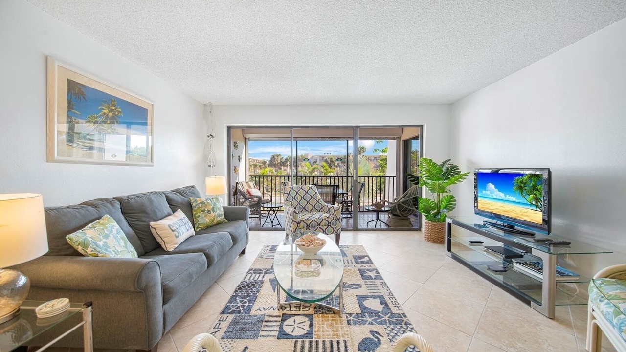 Photo of Livingroom in Beachview Country Club Estates