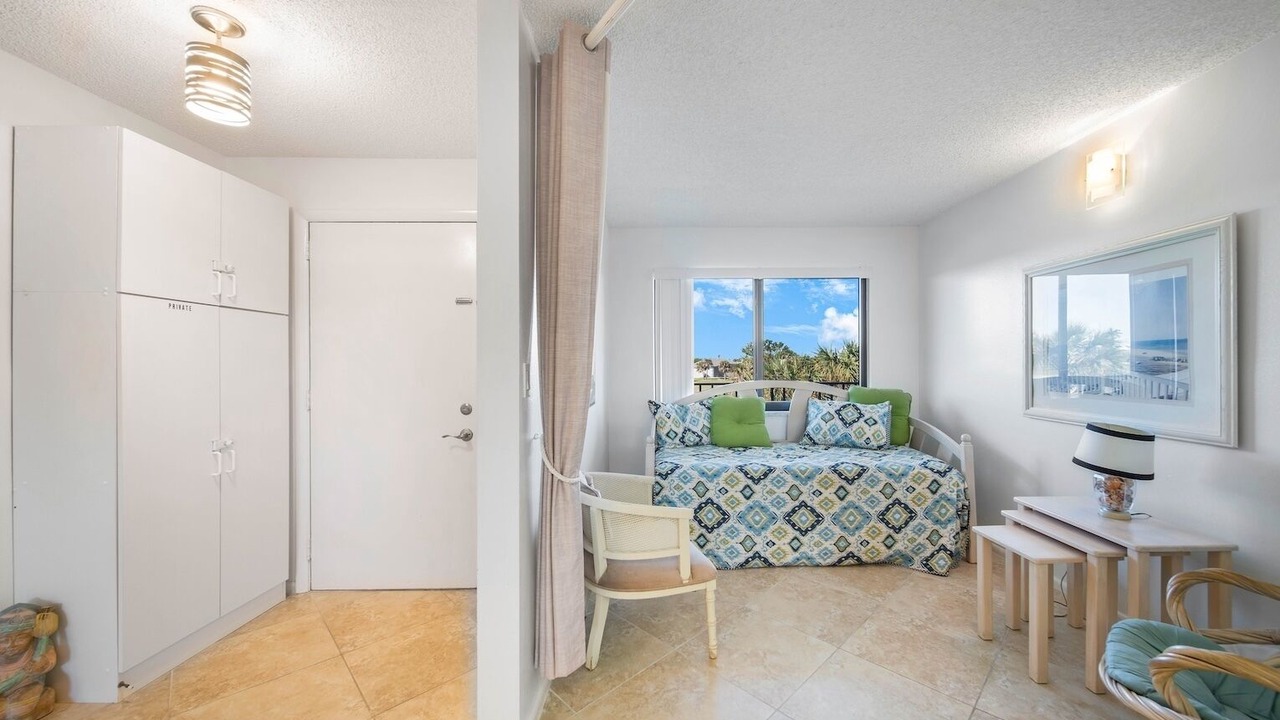 Photo of Bedroom in Beachview Country Club Estates
