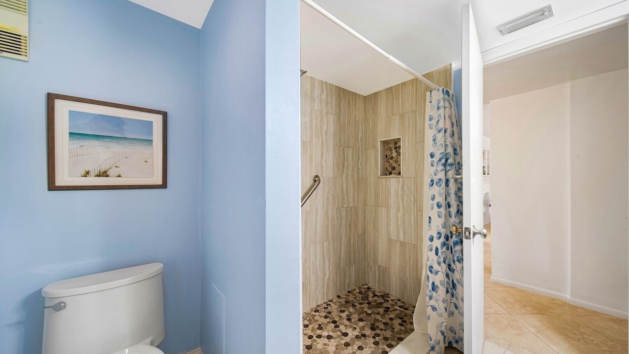 Photo of Bathroom in Beachview Country Club Estates