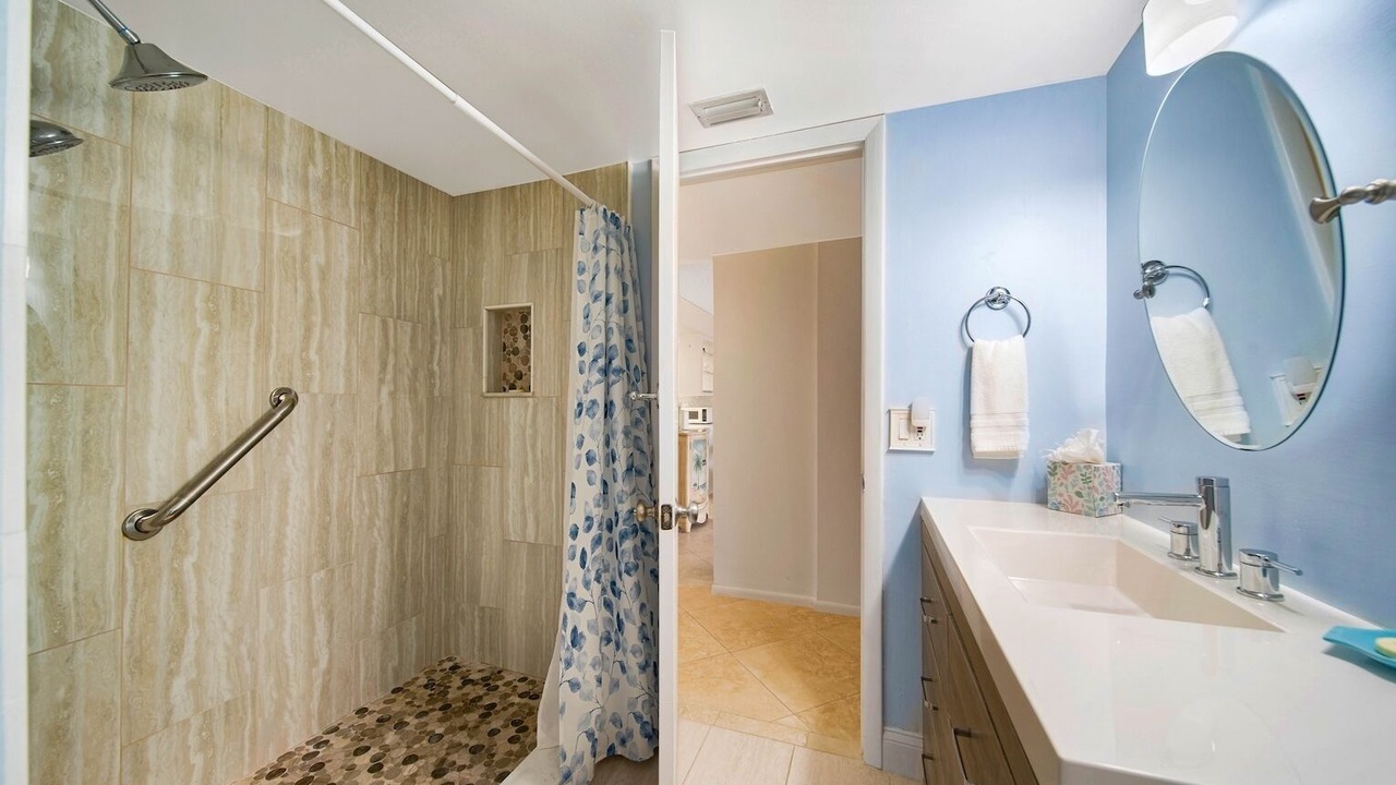 Photo of Bathroom in Beachview Country Club Estates