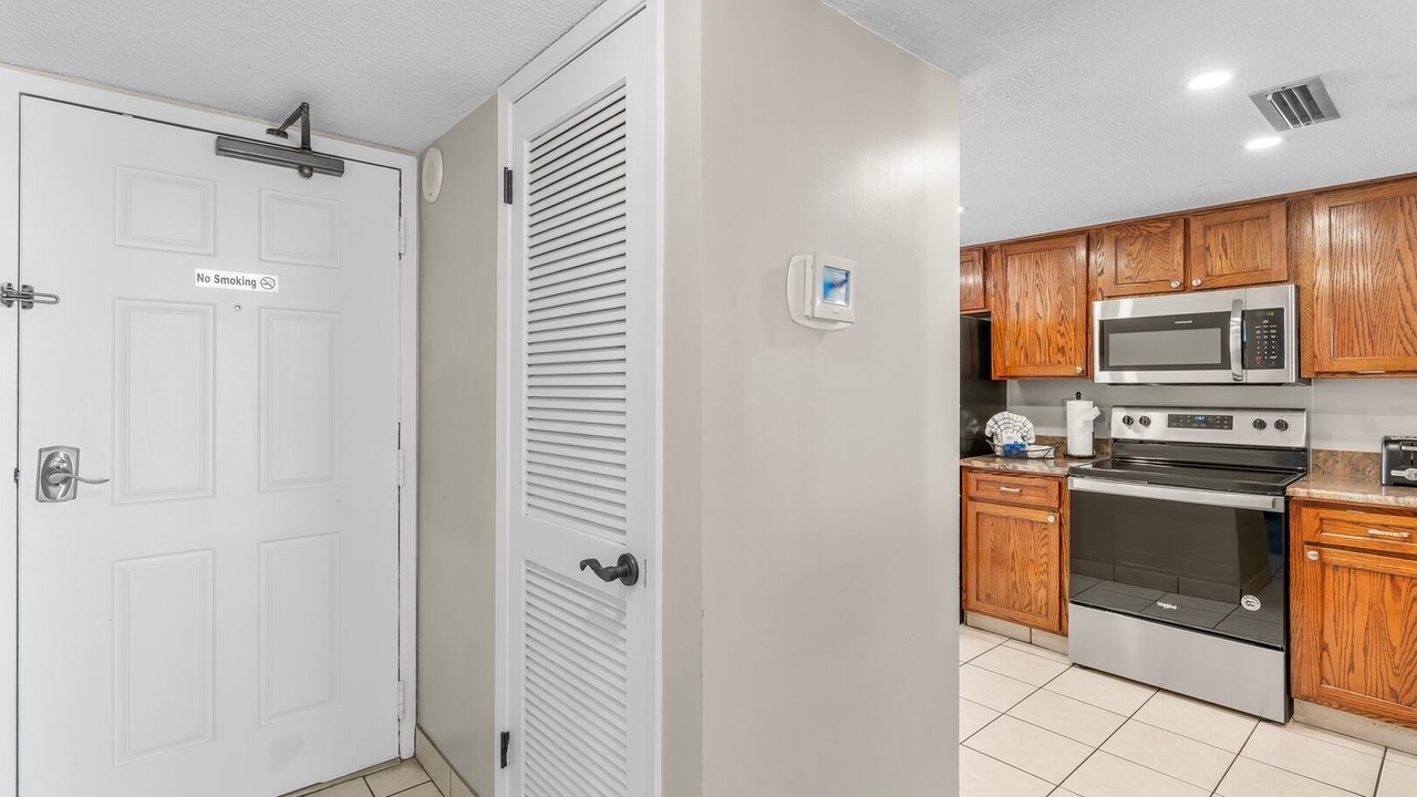 Photo of Kitchen in Lower Grand Lagoon