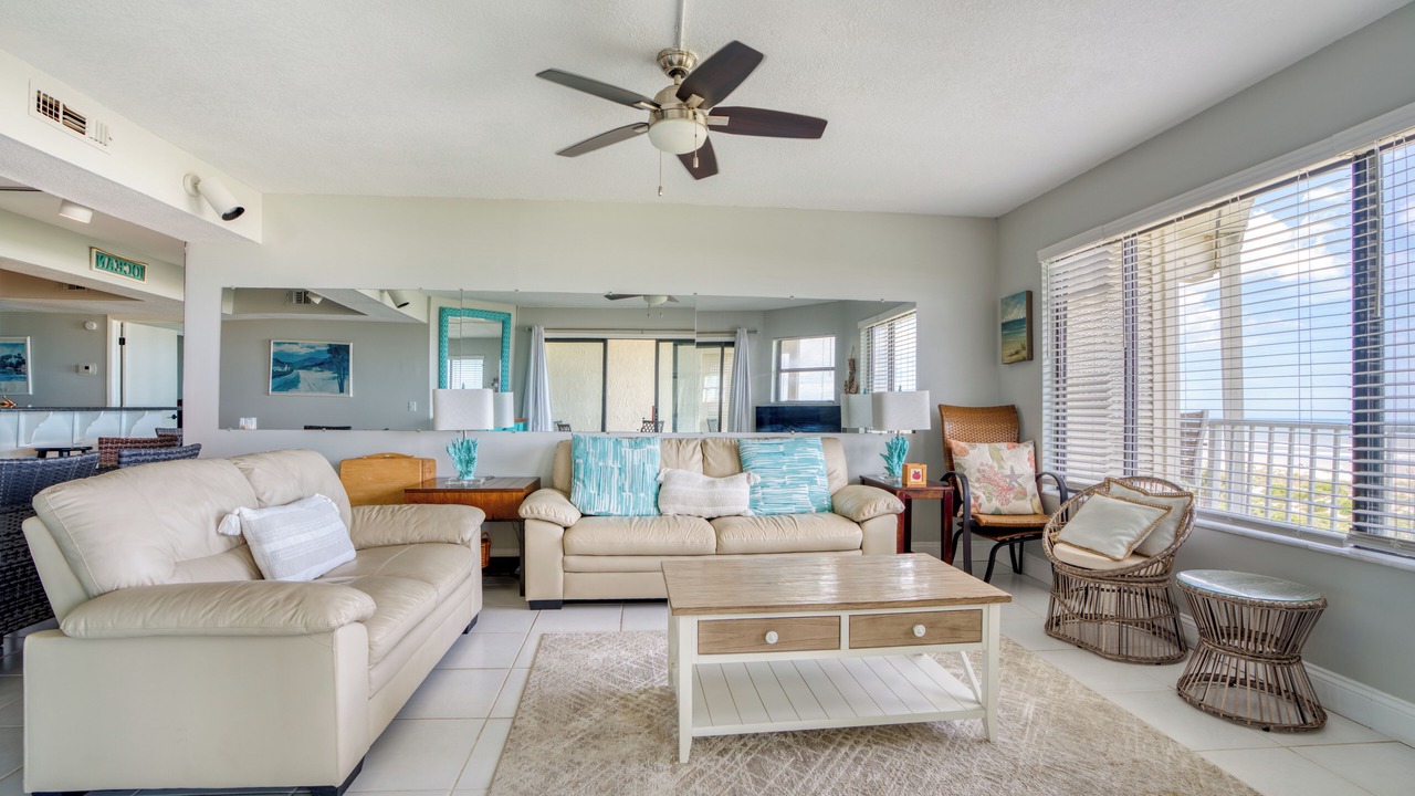 Photo of Livingroom in Butler Beach