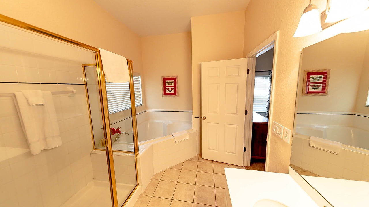 Photo of Bathroom in Lake Davenport Estates