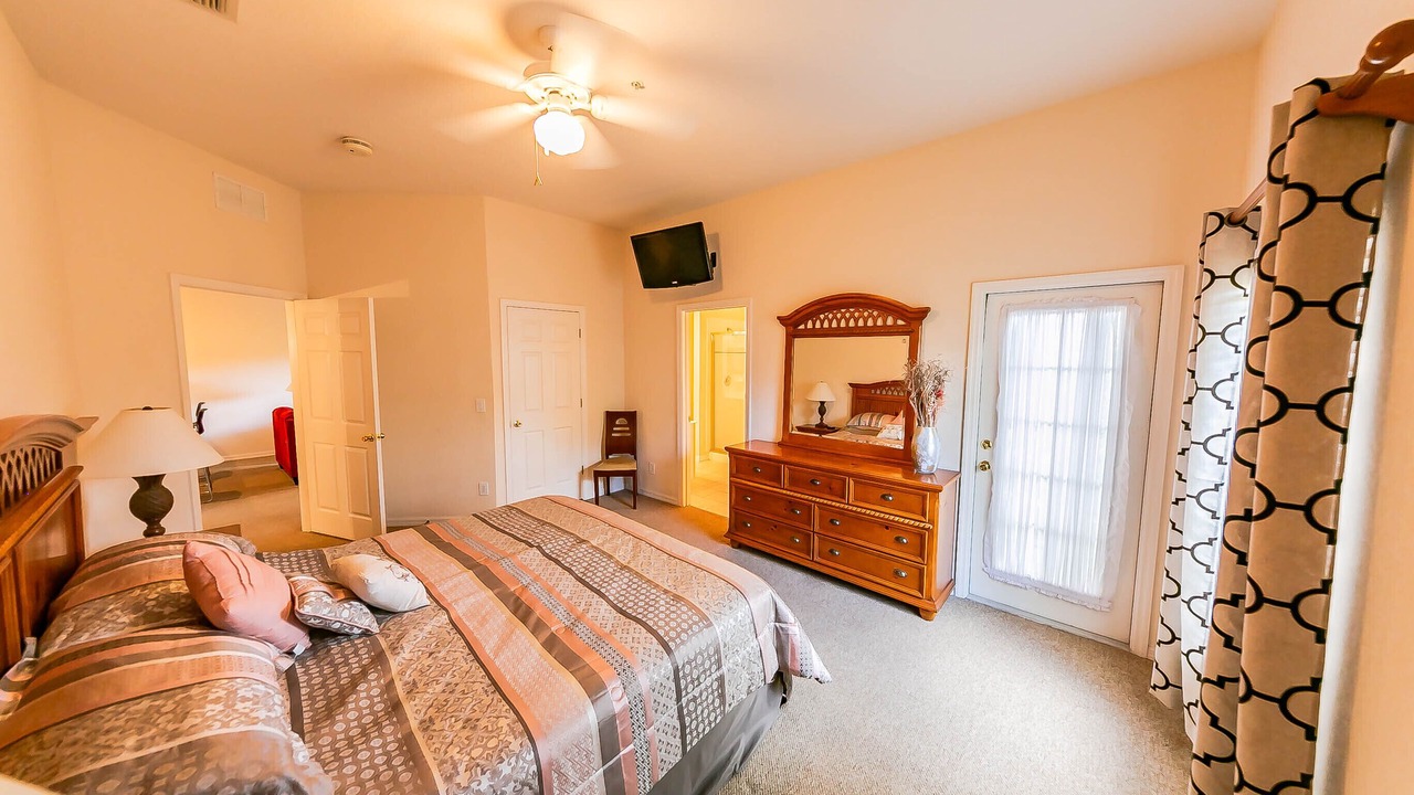 Photo of Bedroom in Lake Davenport Estates