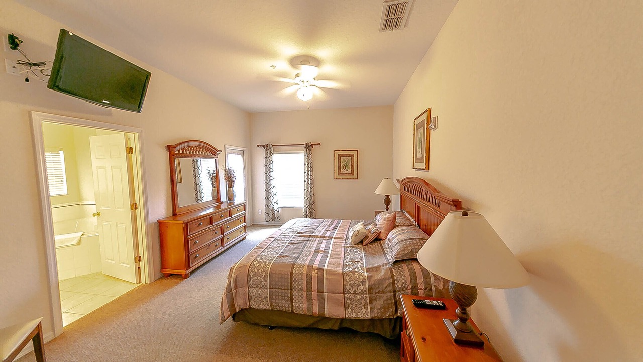 Photo of Bedroom in Lake Davenport Estates