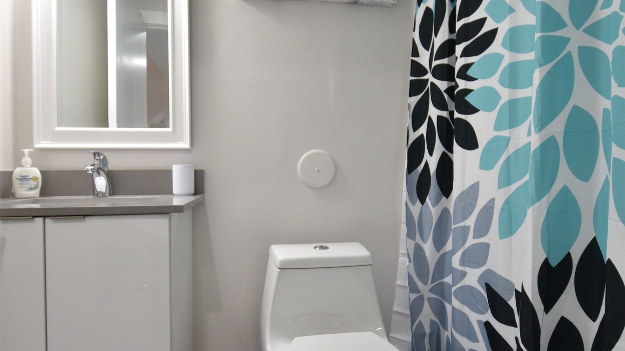 Photo of Bathroom in Hollywood