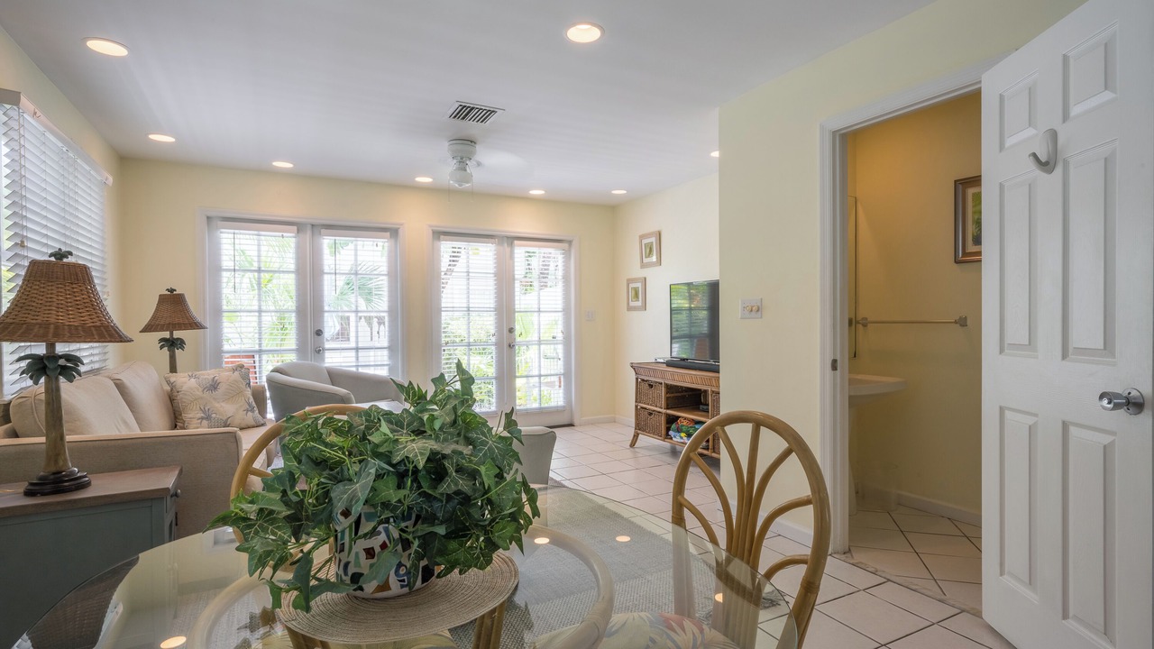 Photo of Livingroom in Bahama Village