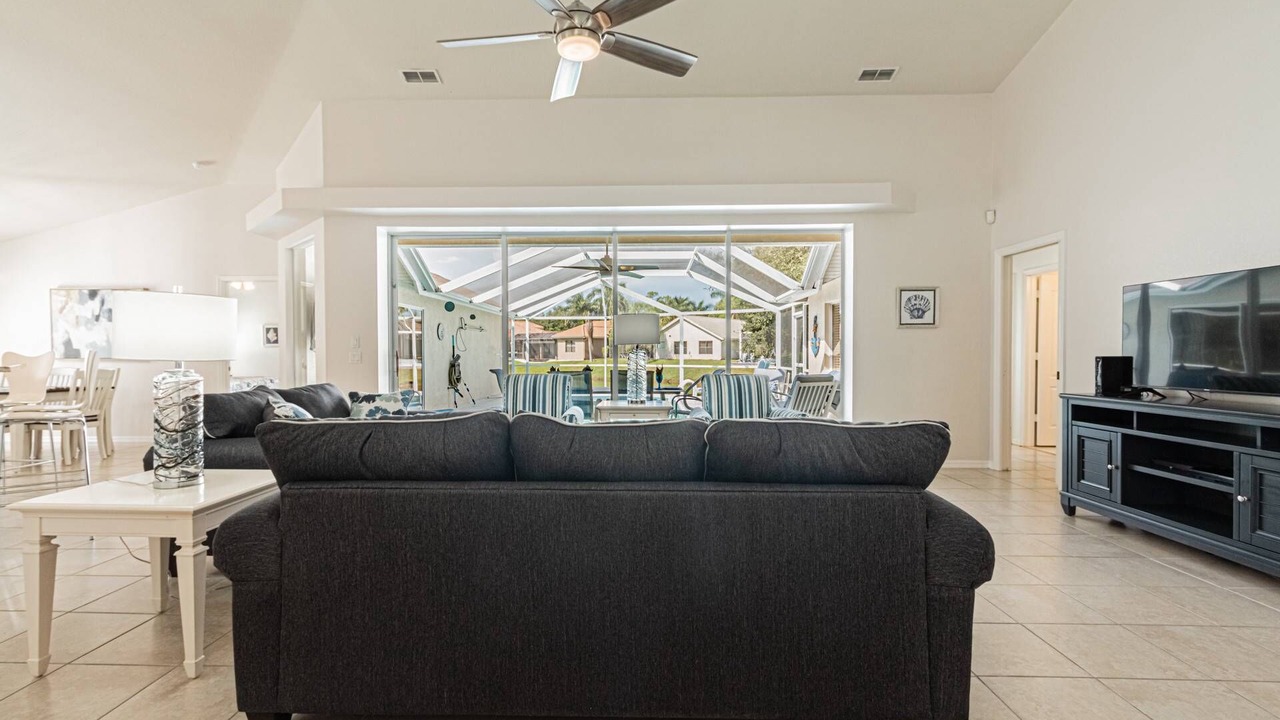 Photo of Livingroom in Central Naples