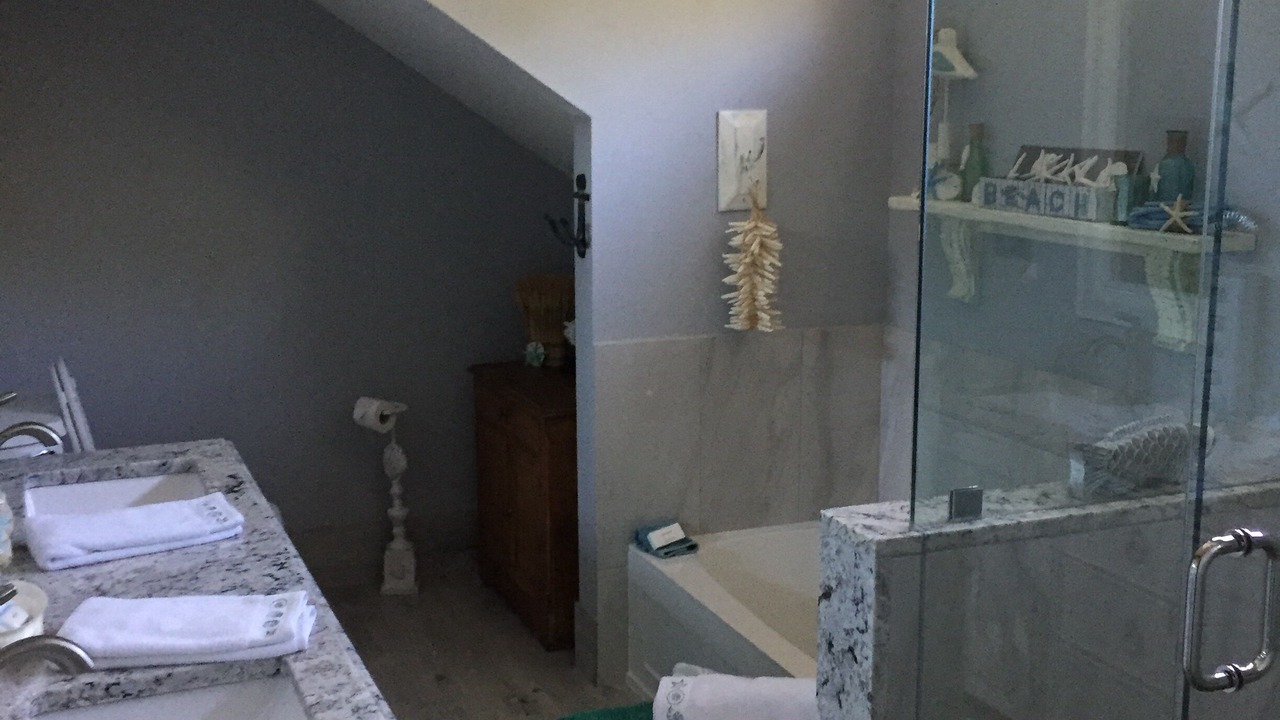 Photo of Bathroom in Jensen Beach