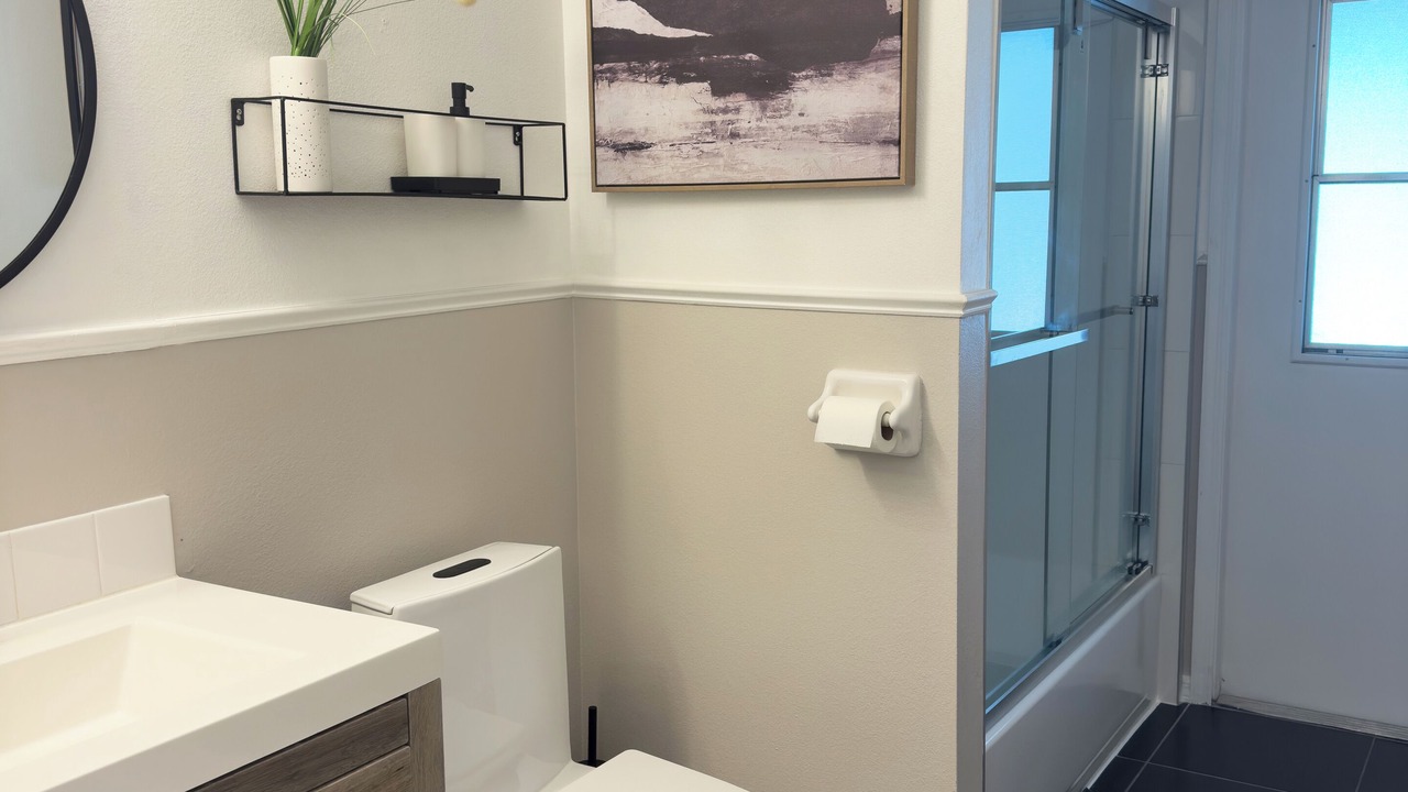 Photo of Bathroom in Oakpoint