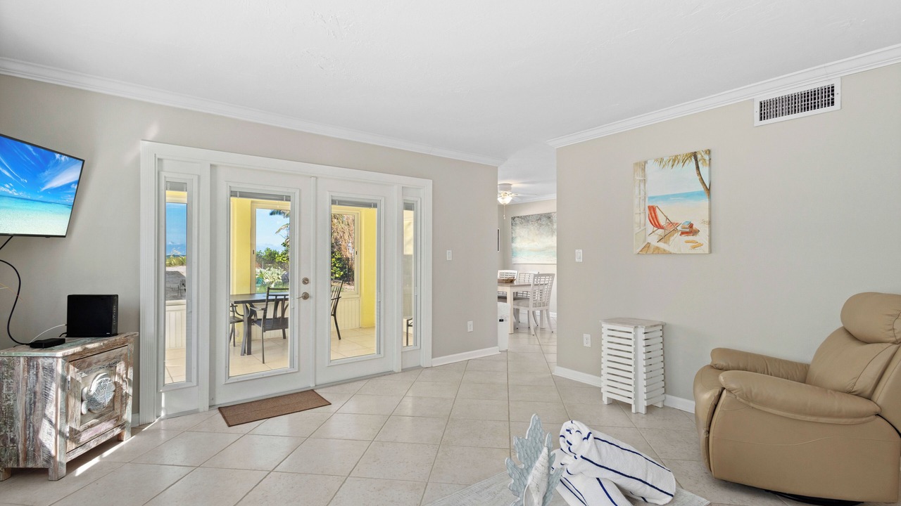 Photo of Livingroom in Whitney Beach
