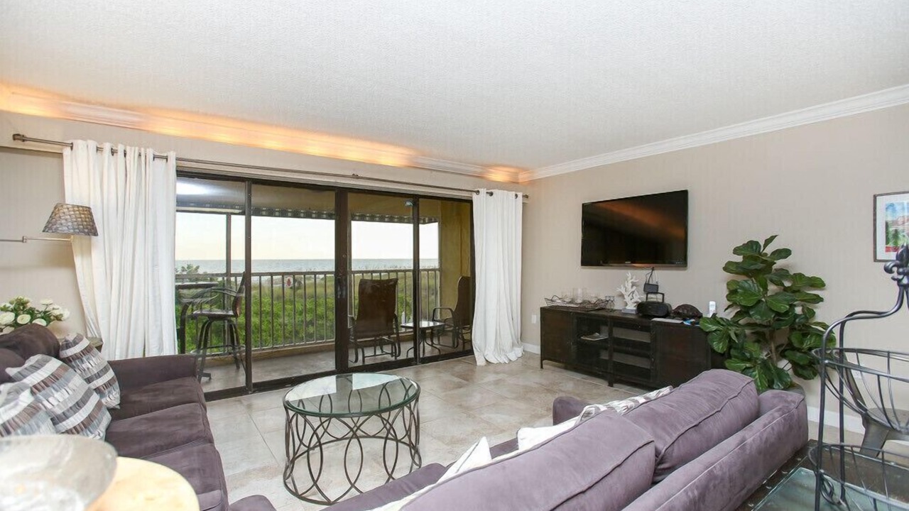 Photo of Livingroom in Whitney Beach