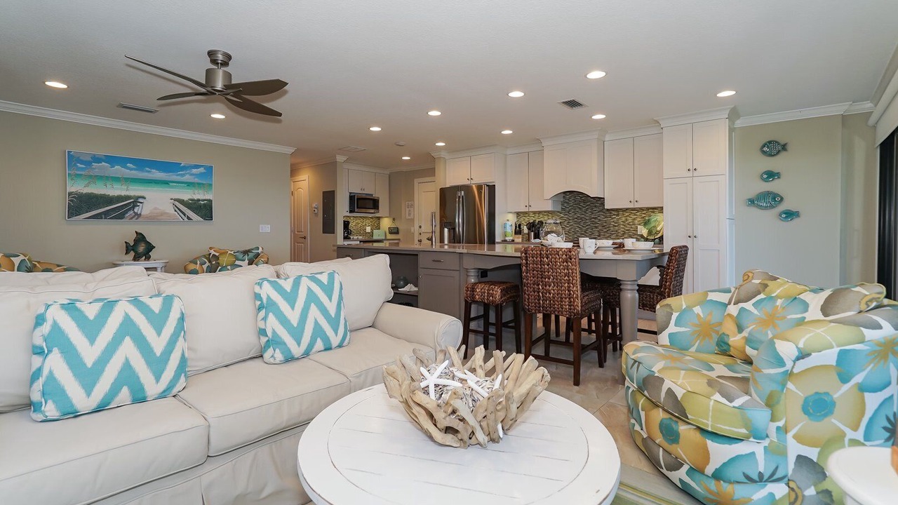 Photo of Livingroom in Holmes Beach