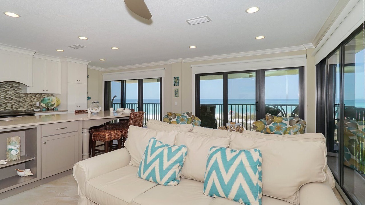 Photo of Livingroom in Holmes Beach