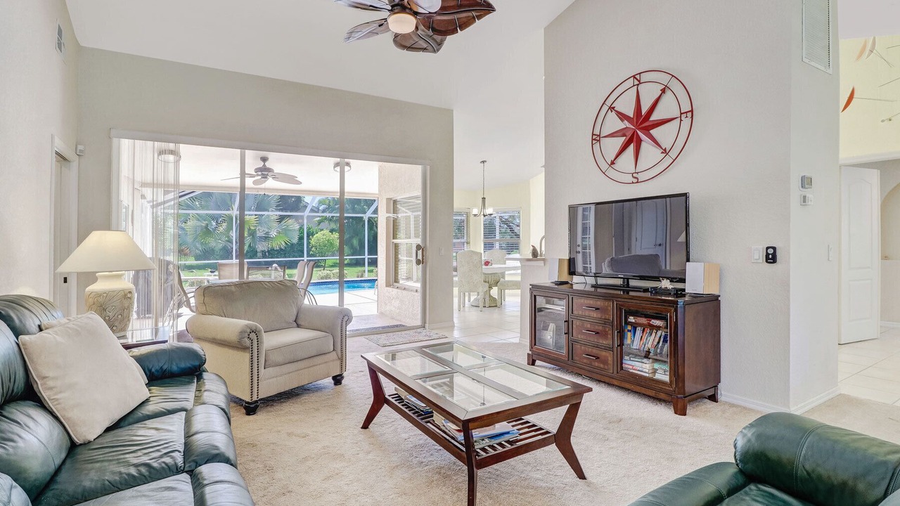 Photo of Livingroom in Central Naples
