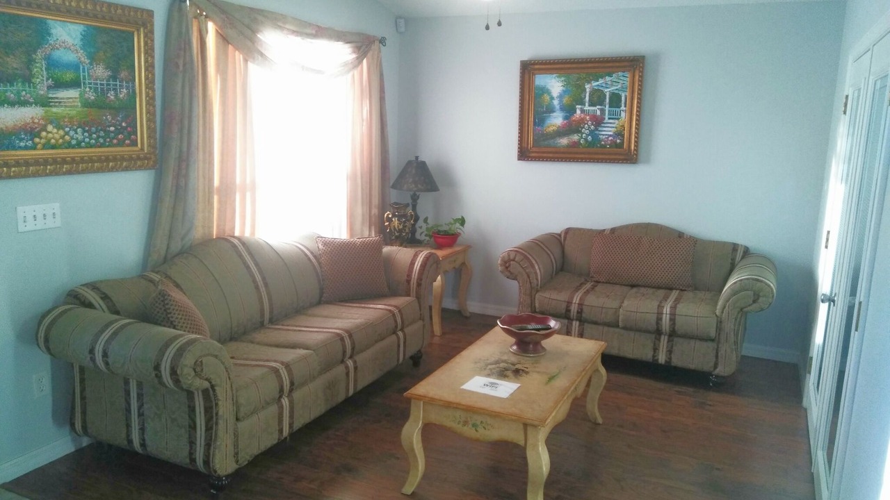 Photo of Livingroom in Woodridge
