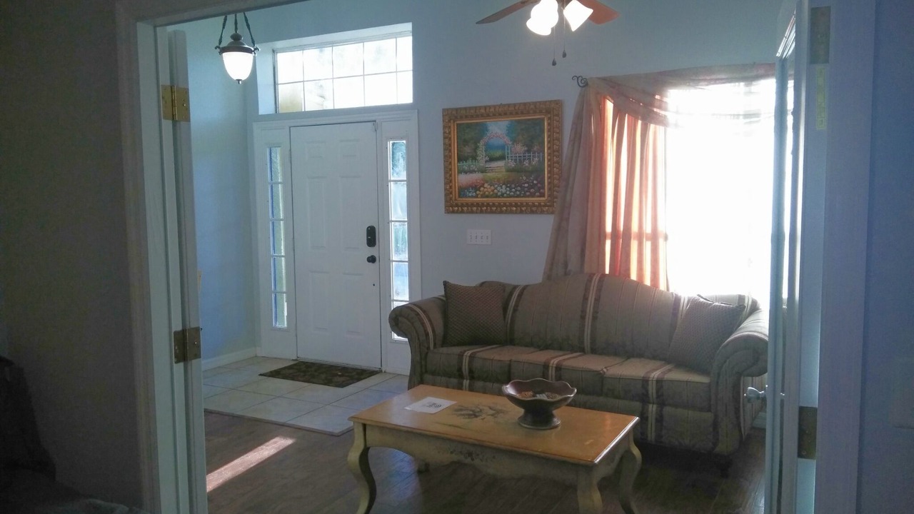 Photo of Livingroom in Woodridge