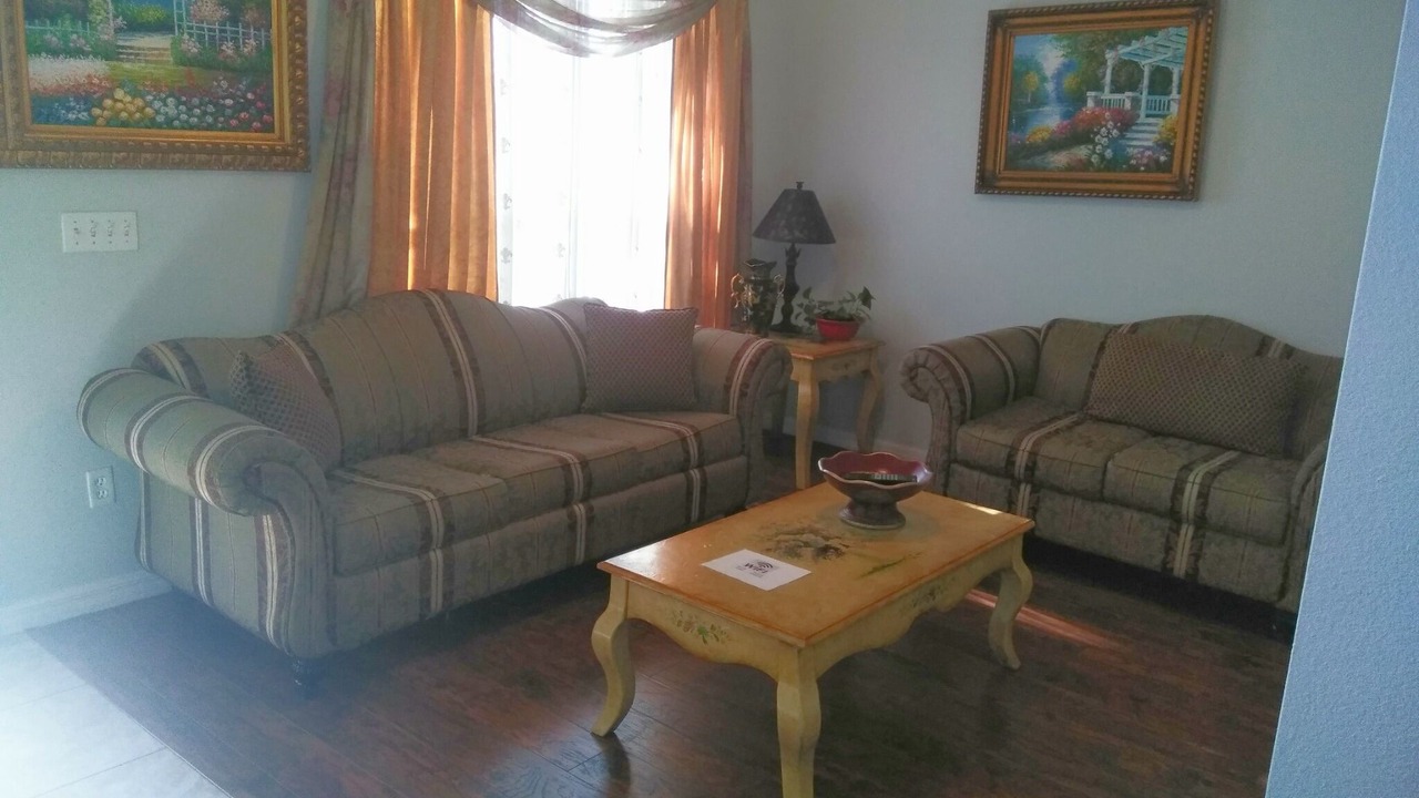 Photo of Livingroom in Woodridge
