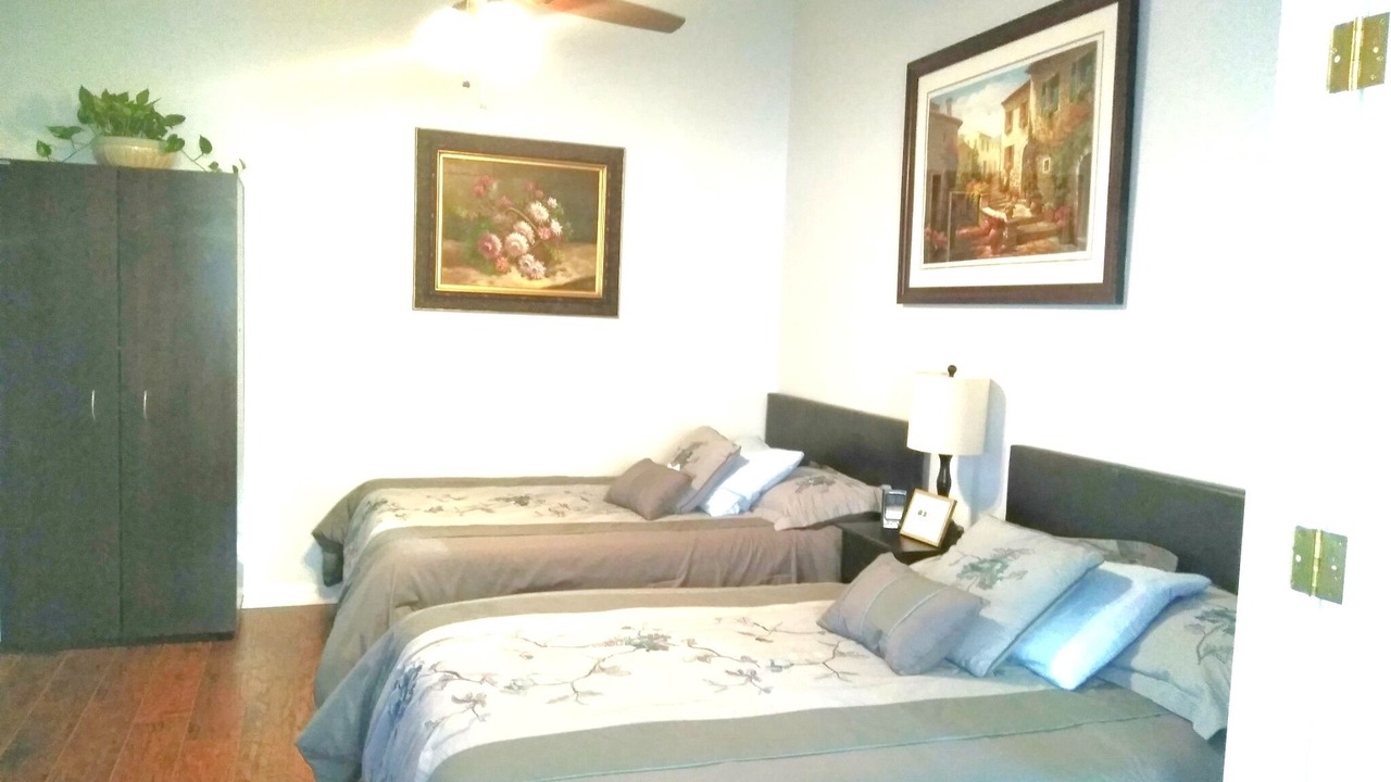 Photo of Bedroom in Woodridge
