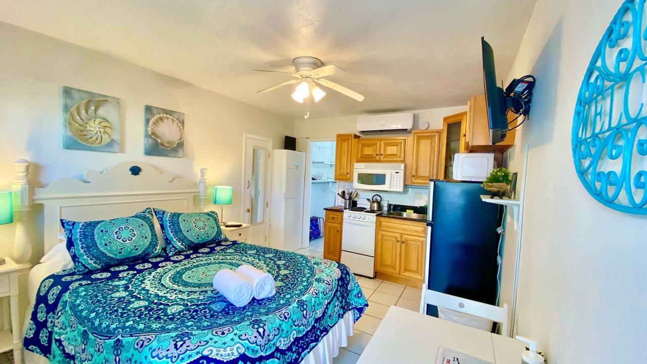 Photo of Bedroom in Hollywood South Central Beach