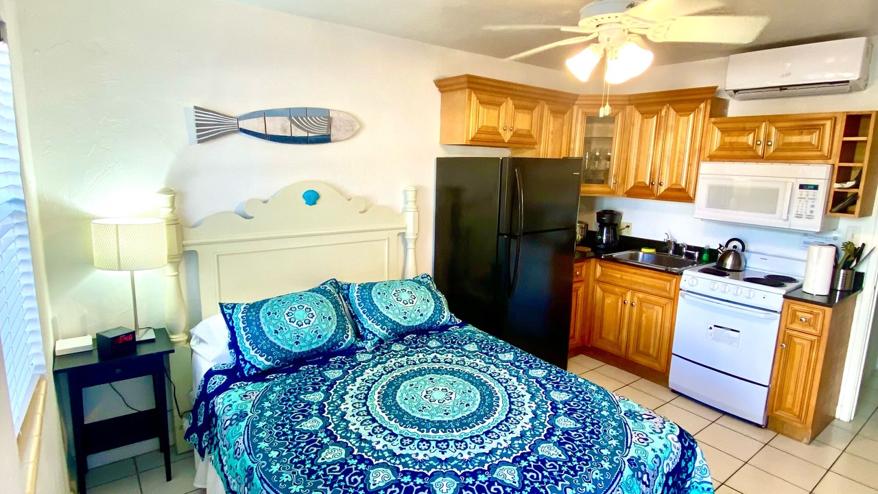 Photo of Bedroom in Hollywood South Central Beach
