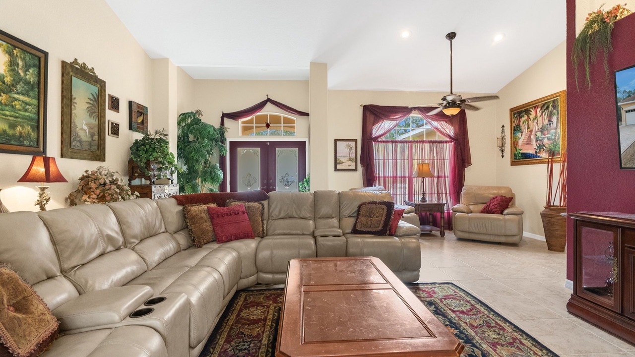 Photo of Livingroom in Brooksville
