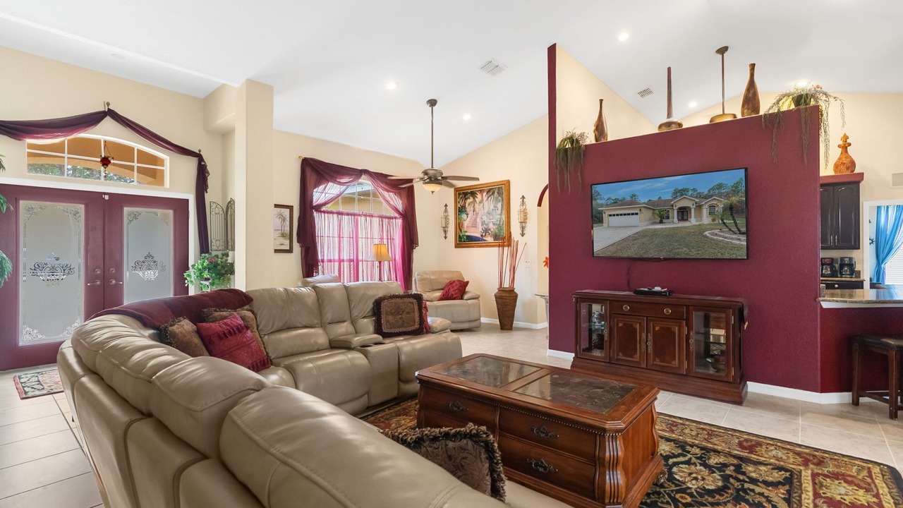 Photo of Livingroom in Brooksville