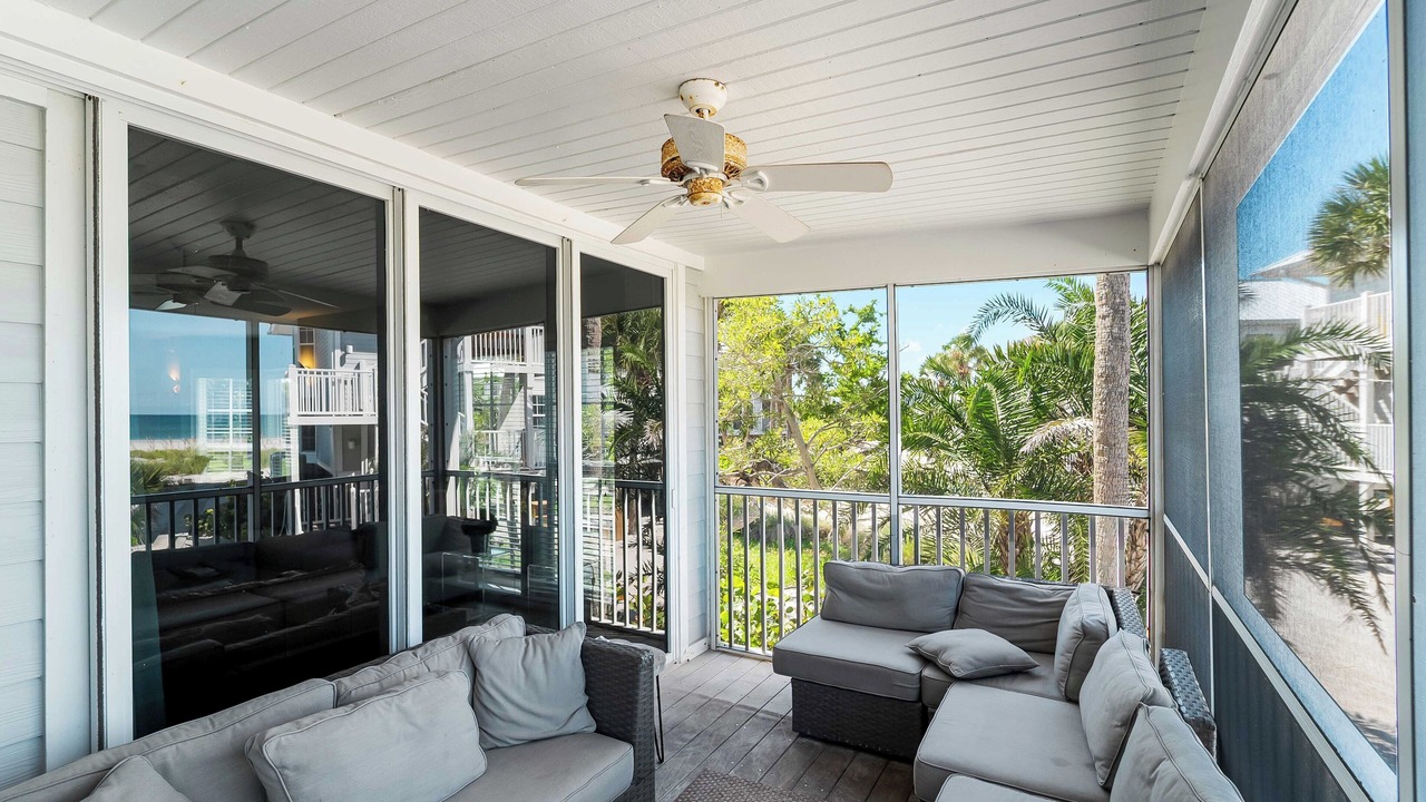 Photo of Livingroom in Palm Island