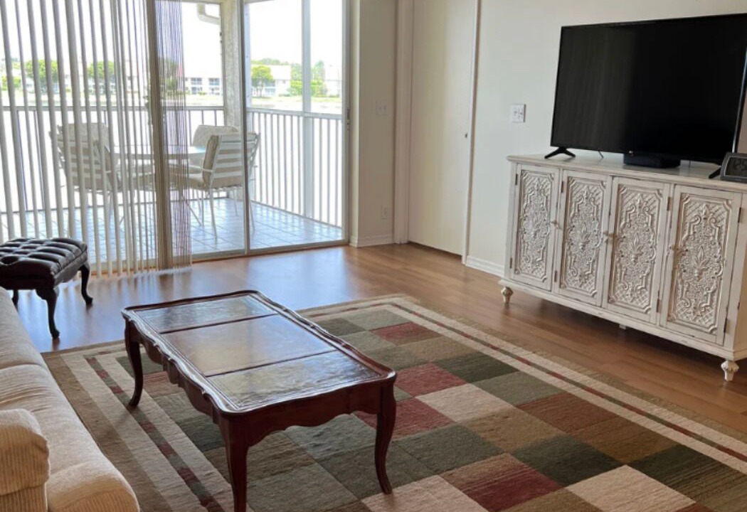 Photo of Livingroom in North Naples