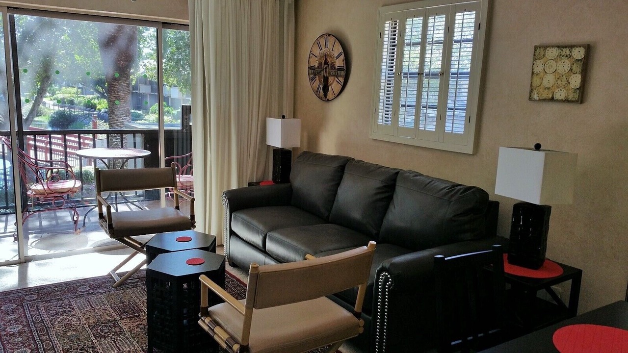 Photo of Livingroom in Park Shore