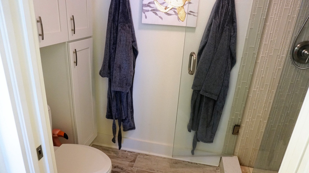 Photo of Bathroom in Seawinds Condo