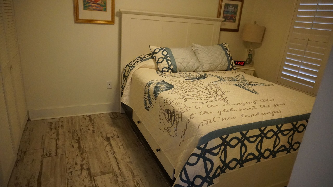 Photo of Bedroom in Seawinds Condo