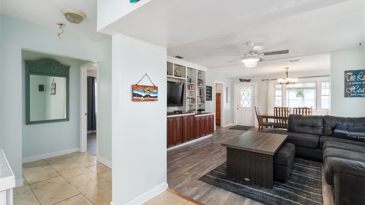 Photo of Livingroom in Candler