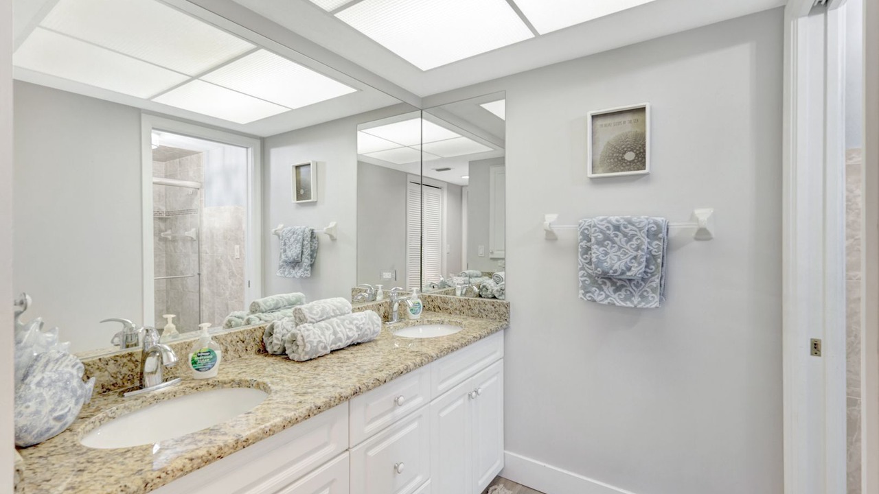 Photo of Bathroom in Pelican