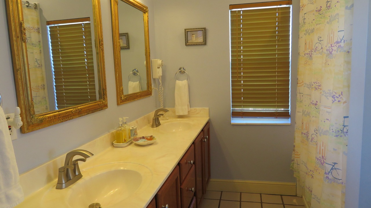 Photo of Bathroom in Plantation