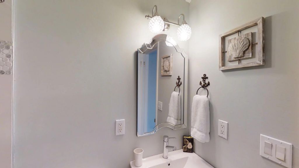 Photo of Bathroom in Surfcrest Village