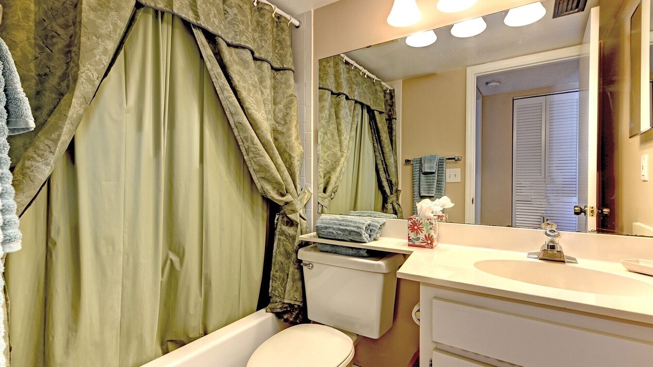 Photo of Bathroom in Plantation