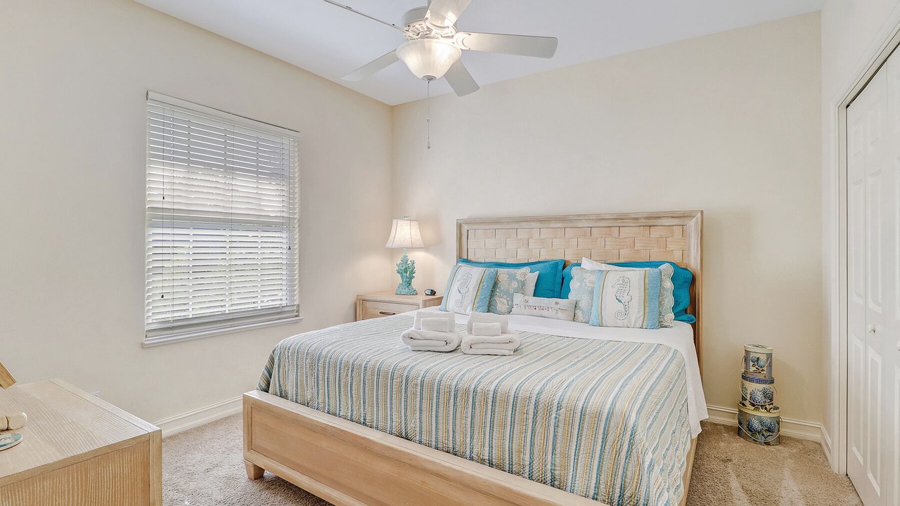 Photo of Bedroom in Naples Park