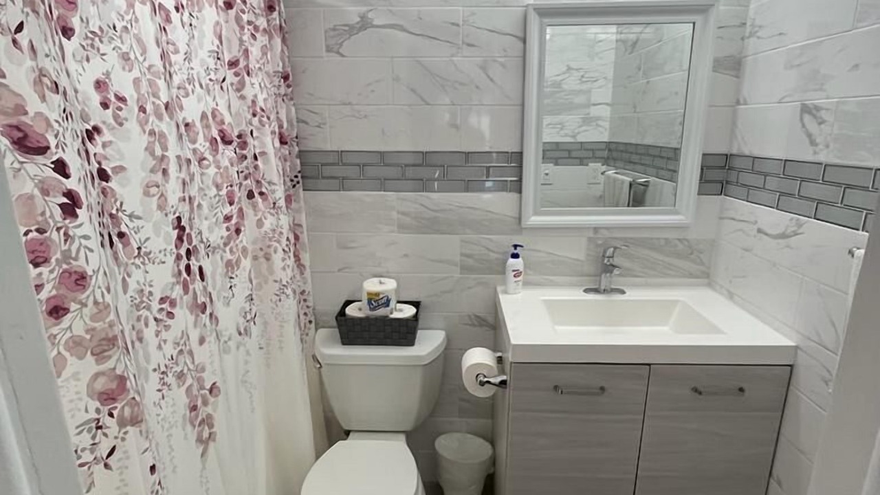 Photo of Bathroom in Regency Park
