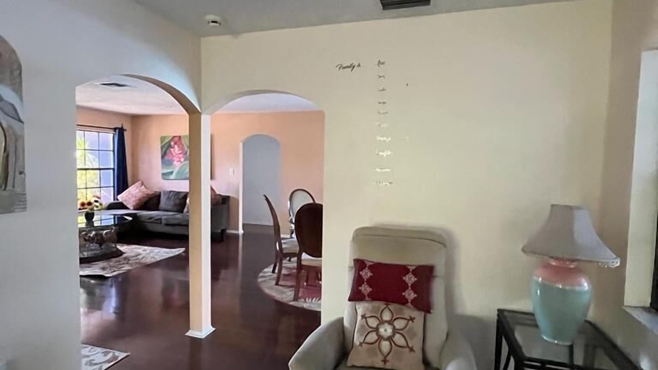 Photo of Livingroom in Regency Park