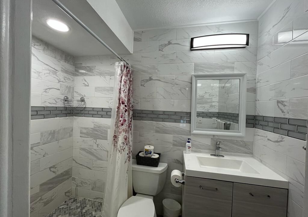 Photo of Bathroom in Regency Park