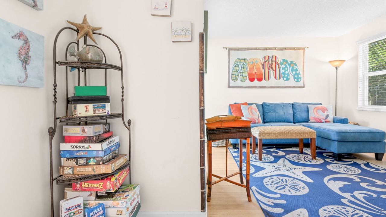 Photo of Livingroom in Surfcrest Village