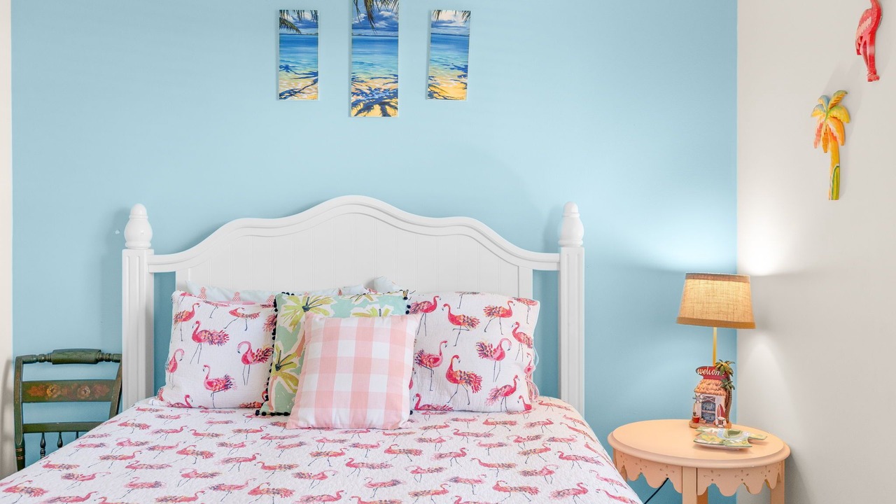 Photo of Bedroom in Surfcrest Village