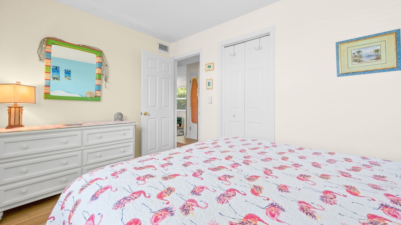 Photo of Bedroom in Surfcrest Village