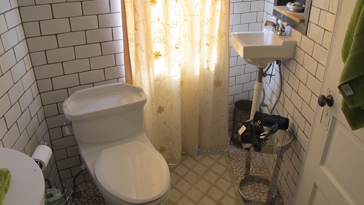Photo of Bathroom in Burns Square
