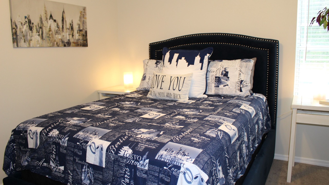 Photo of Bedroom in Dunnellon