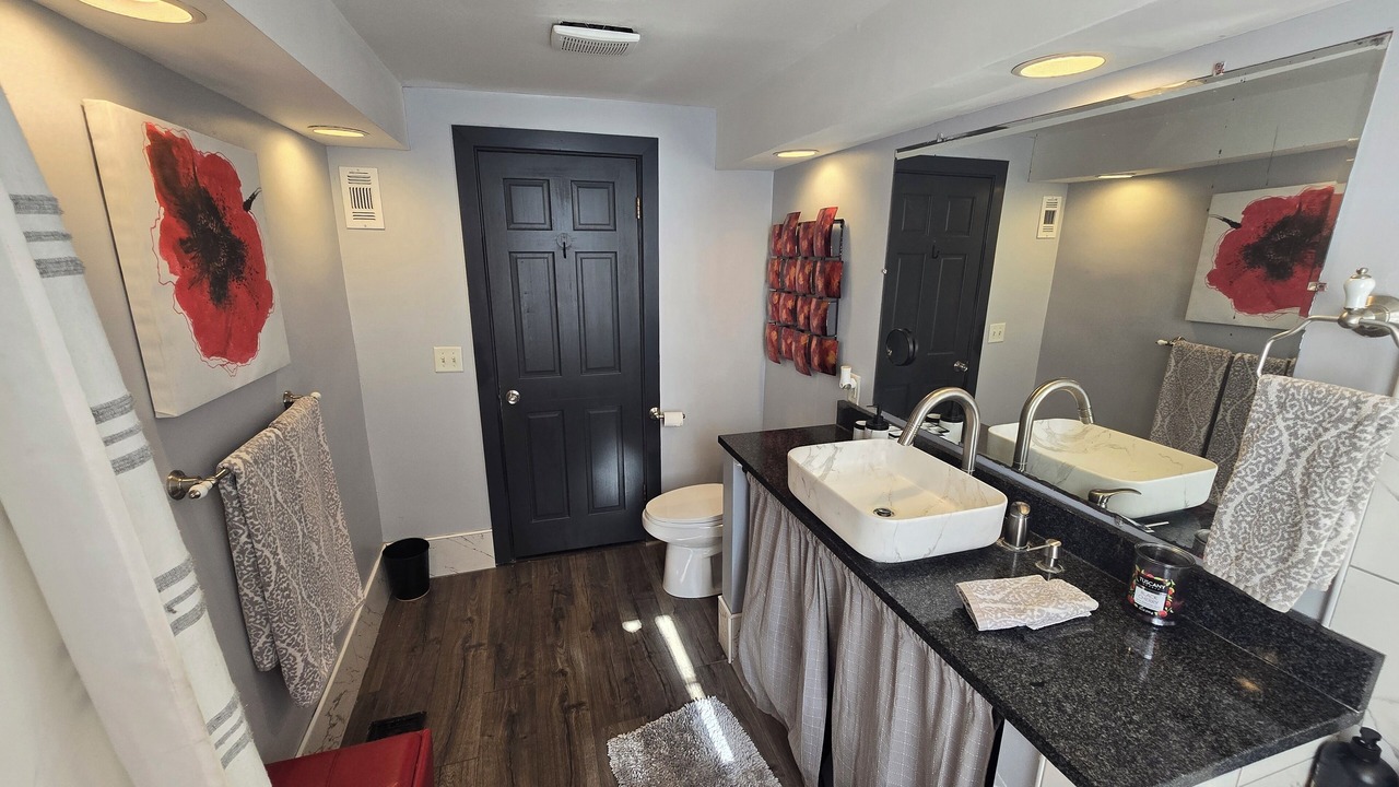 Photo of Bathroom in Beach Institute