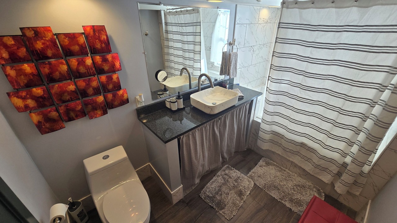 Photo of Bathroom in Beach Institute